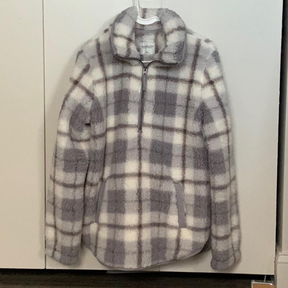 Abercrombie fleece-like Gray Plaid Women's Jacket
